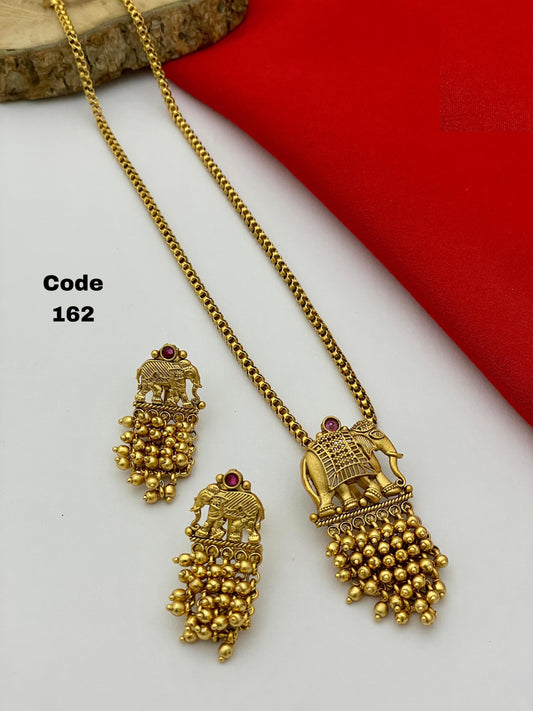 1622 Fine Finish Antique Pendent Set