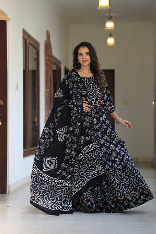 805 Long Kurta with Dupatta Lengha-3 PC Set