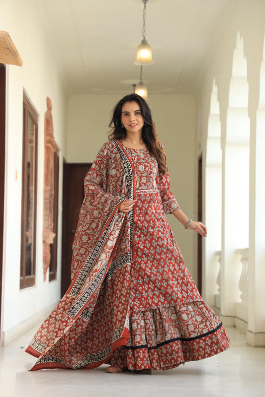 813 Long Kurta with Dupatta Lengha-3 PC Set