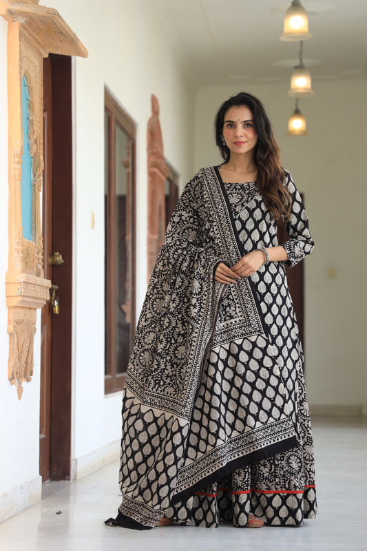 817 Long Kurta with Dupatta Lengha-3 PC Set