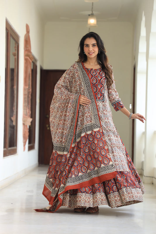 832 Long Kurta with Dupatta Lengha-3 PC Set